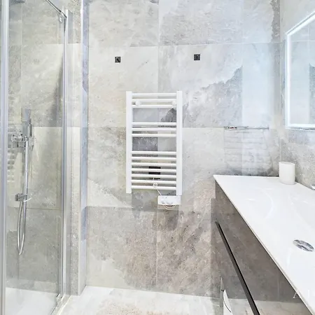 Luxe 8 Pers, Spa, Parking, Proche Pistes & Commerces *